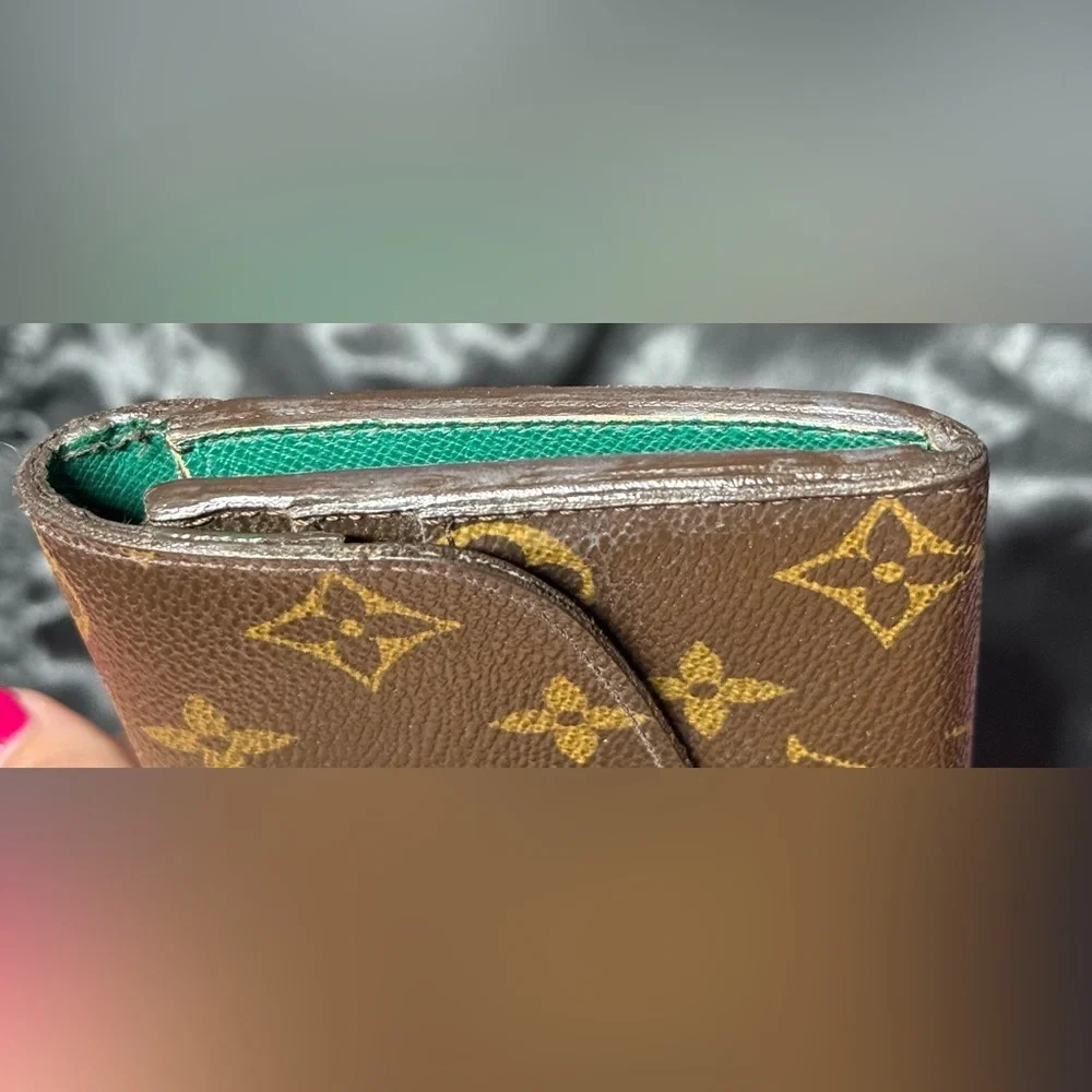 Louis Vuitton green Emilie wallet